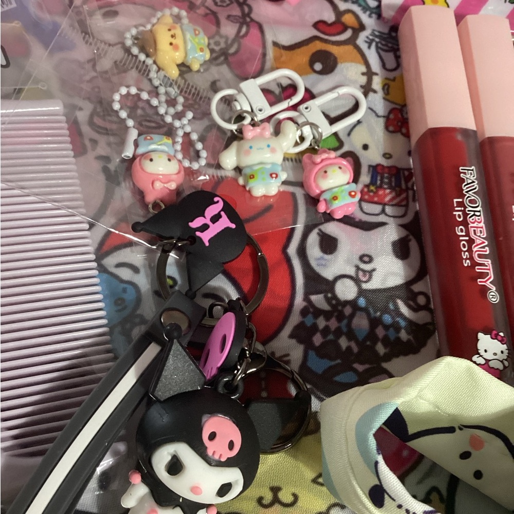 Hello Kitty Themed Gift Set Take 4- Keychains, Lip Glosses, Bags, Office, MORE - Picture 9 of 12